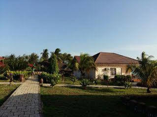 Swahili Villa Coco 2Br Apartment 700M To Beach Mombasa Exteriér fotografie